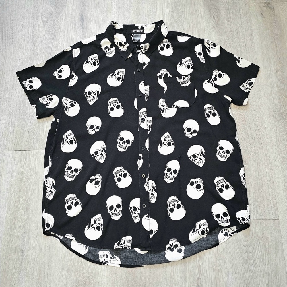 Men’s Hot Topic Black Casual Short Sleeve Shirt Size 3XL